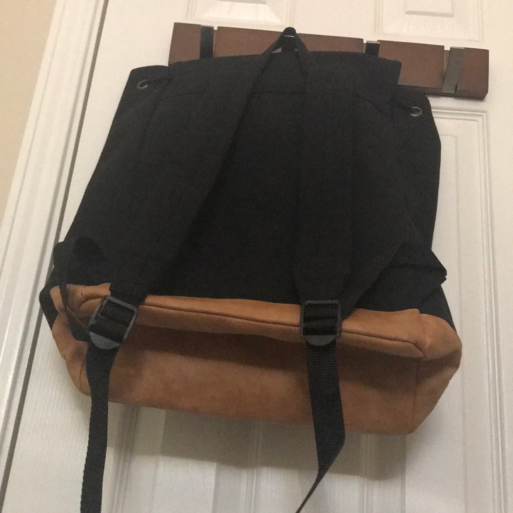 Backpack - Picture 4 of 4